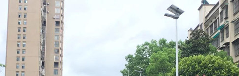 小區(qū)路燈裝四年 只亮一個月，源碼太陽能路燈揭秘背后真相