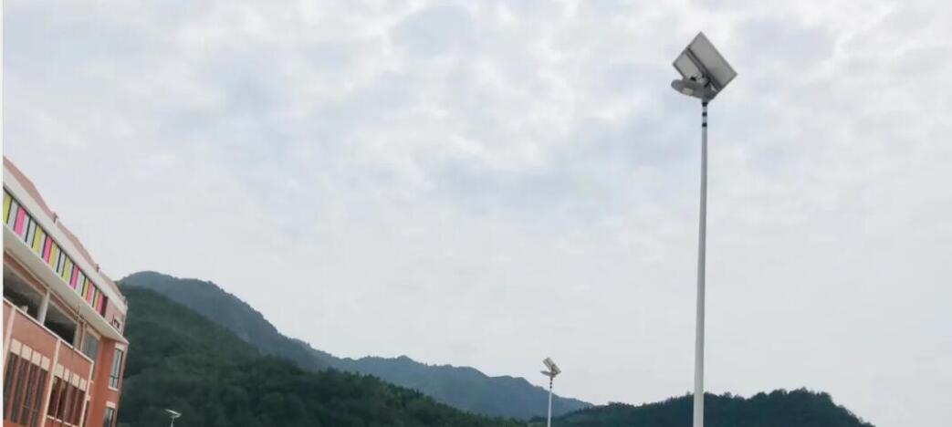 太陽能景觀燈會黑天不亮的原因